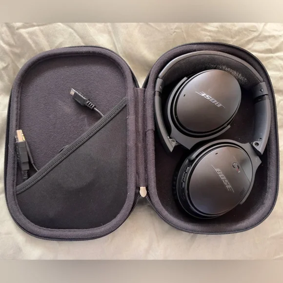 Bose QuietComfort 35 (Series I) Wireless Headphones, Noise Cancelling - Black - Picture 2 of 7